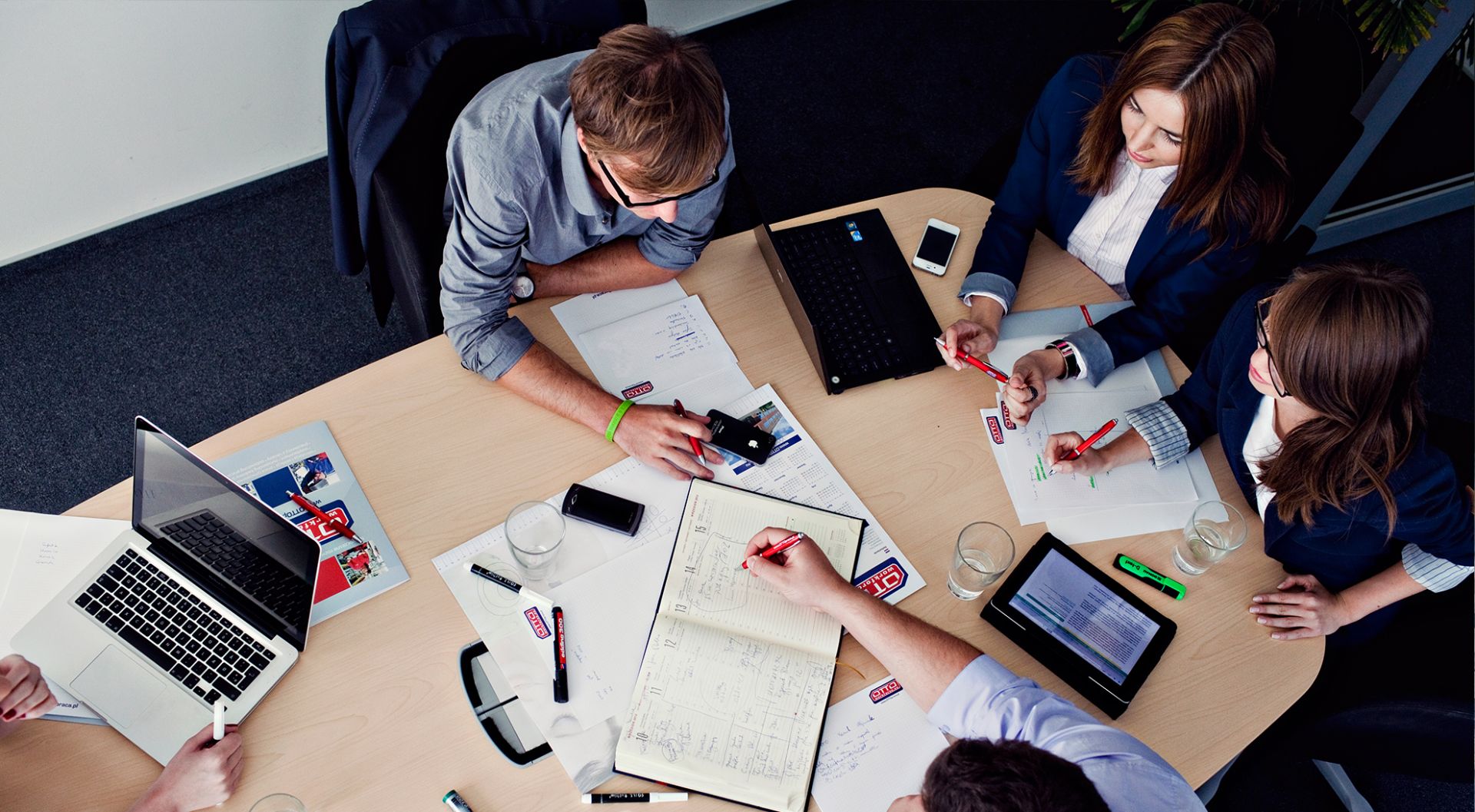 Ghid complet AHP Consulting: de la angajări la înființarea firmei