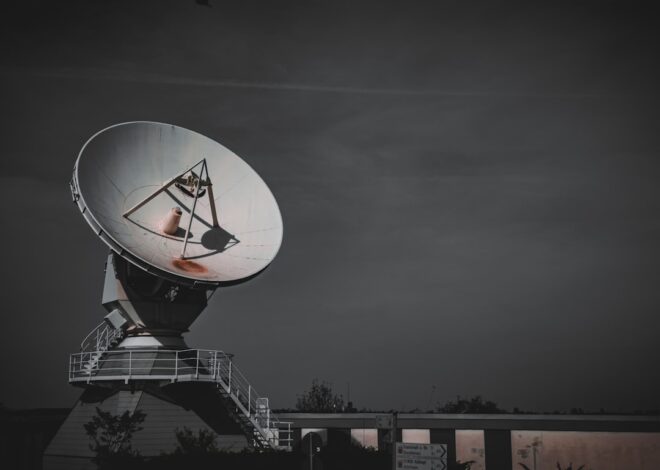 Internet prin satelit vs fibră optică: avantaje și dezavantaje
