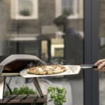 Un cuptor mic poate transforma grădina într-o pizzerie de weekend
