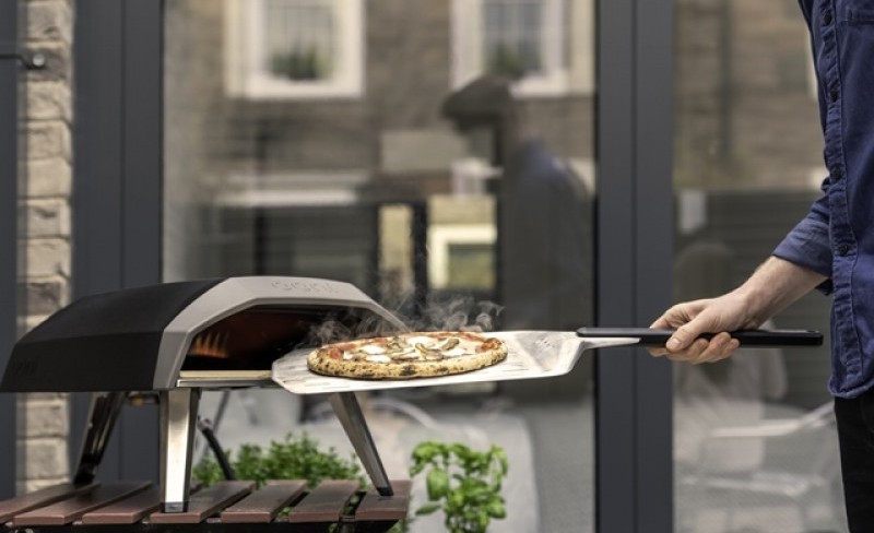 Un cuptor mic poate transforma grădina într-o pizzerie de weekend