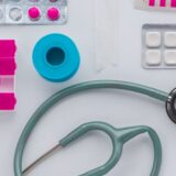 Reflux gastroesofagian sau gastrită: cum recunoști simptomele fiecăreia