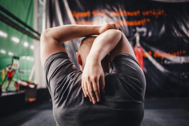 Sfatul ortopedului: exerciții simple împotriva durerilor de spate la persoanele sedentare — MEDANET